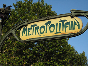paris-metro-entrance